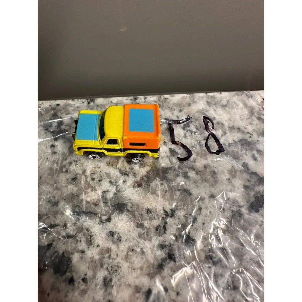 Micro Machines Yellow Orange Truck Camper Playset Toy 58‎